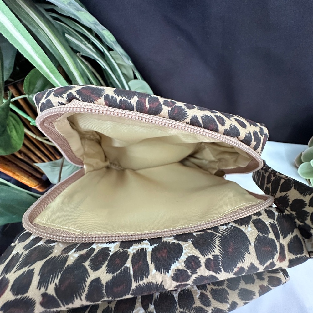 Travelon Leopard Print Crossbody Bag - Earth Tone Bag, Mocha Hue Crossbody - Picture 6 of 10
